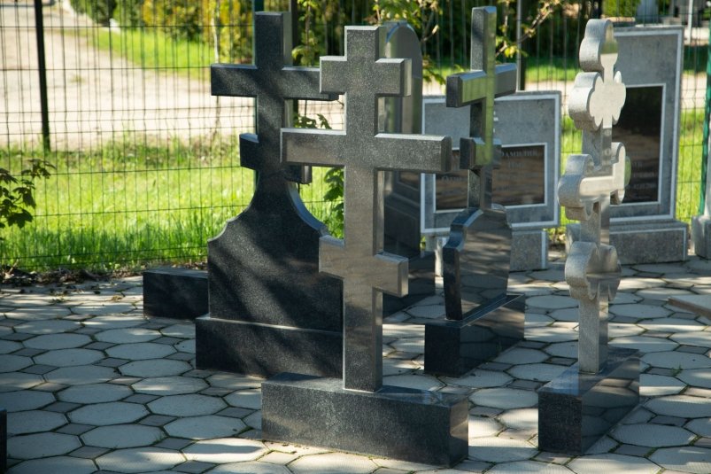 Кладбище, могилы, венки, похороны, траур Артём Хорошилов  , ИА Stavropol.Media