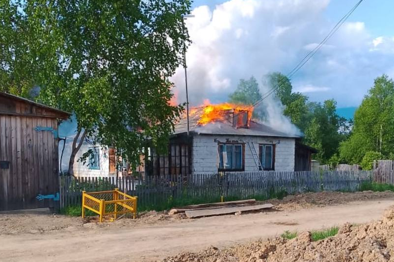 Частный дом с верандой вспыхнули в тымовском селе пресс-служба ГУ МЧС России по Сахалинской области