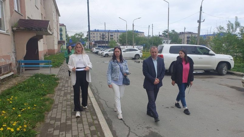 Некошеная трава и подтопленный подвал: в Макарове проверили содержания дворов telegram-канал ГЖИ Сахалинской области