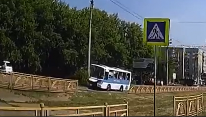 Автобус въехал в столб в Ангарске Тг-канал (18+) "Народный патруль авто Ангарск, Иркутск, область 38"