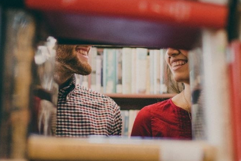 Топ 3 книги для тех, кто хочет окунуться в радостные чувства: будете улыбаться как ребёнок pxhere.com