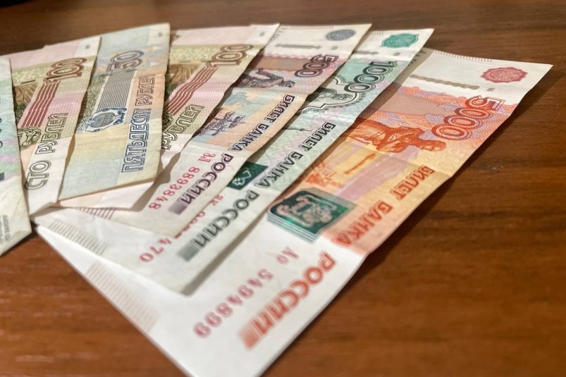 Деньги на карту Мир: по 10 000 рублей заплатят россиянам - категории на июль ИА SevastopolMedia