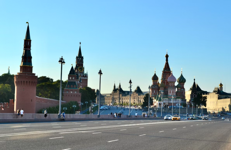 Лето в Москве unsplash.com  Evgen Slavin