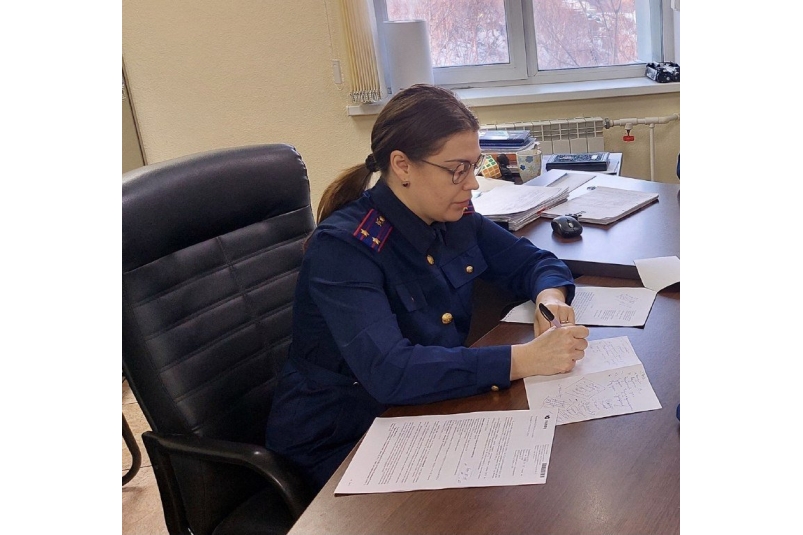 Экс-сотрудник паспортно-визовой службы на Камчатке обвиняется в превышении полномочий Пресс-служба СУ СК России по Камчатскому краю
