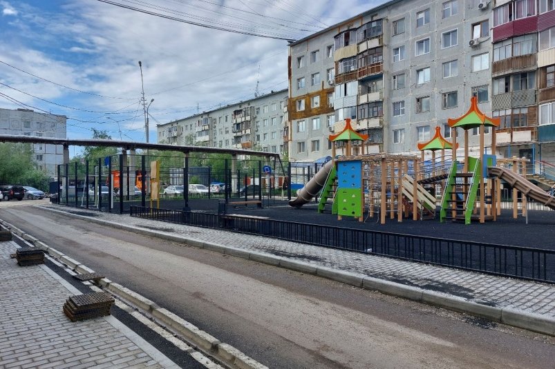 Глава Якутска проверил состояние дворов с завершённым благоустройством ИА YakutiaMedia