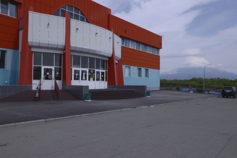 Входную группу физкультурно-оздоровительного комплекса "Радужный" в городе Елизово отремонтировали Официальный сайт Камчатского края