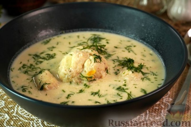 Как сварить уху из судака с нежными фрикадельками и сливочной ноткой russianfood.com (18+)