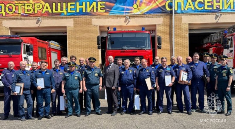 Пожарные краевого МЧС