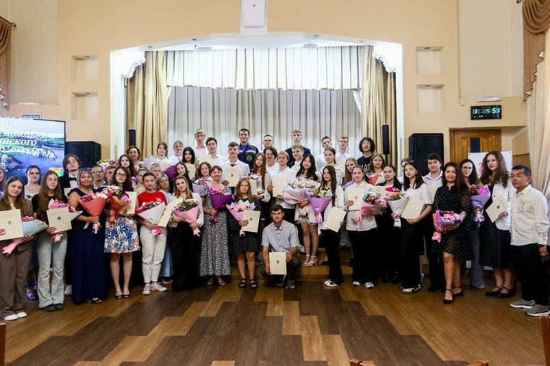 Талантливая молодежь Находки получила заслуженные награды пресс-служба администрации НГО