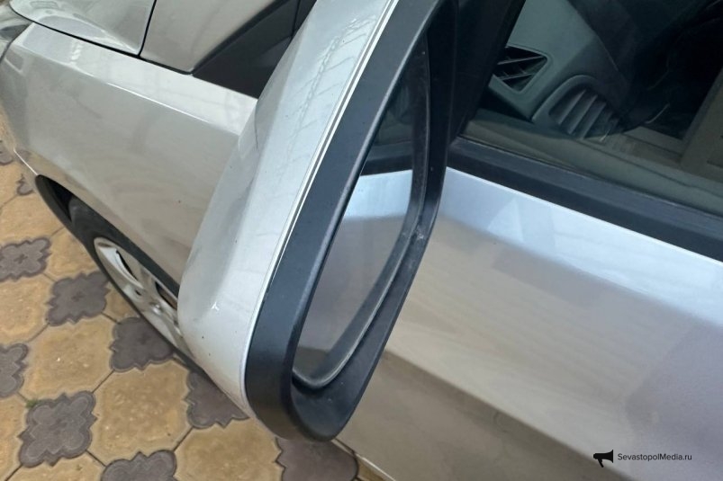 Как с 1 средством из ванны избавиться от капель на боковых зеркалах авто ИА SevastopolMedia