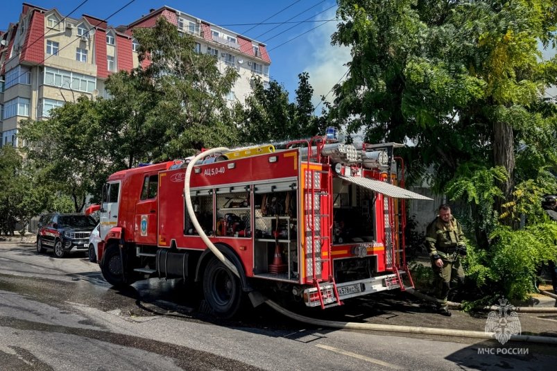 В центре Севастополя горели два дома СОцсети управления МЧС по Севастополю и РК