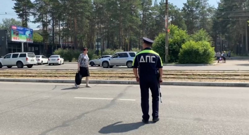 Более 30 человек поймали за переход дороги в неположенном месте в Ангарске Пресс-служба УМВД России по АГО