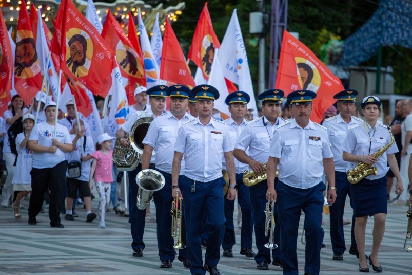 Больше 500 супружеских пар присоединились к Параду семей в Ставрополе Артём Хорошилов, ИА Stavropol.Media