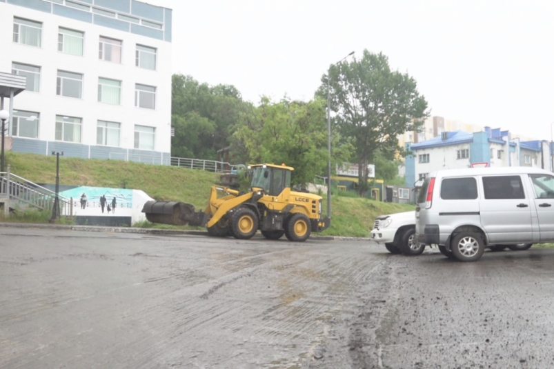 Владимир Солодов проконтролировал качество ремонта дорог в Вилючинске Официальный сайт Камчатского края