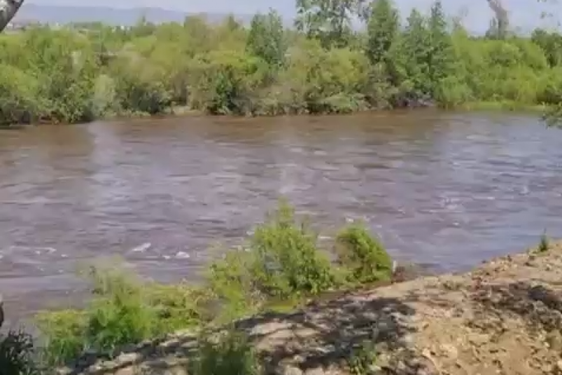 Подъём уровня реки Кадр из видео