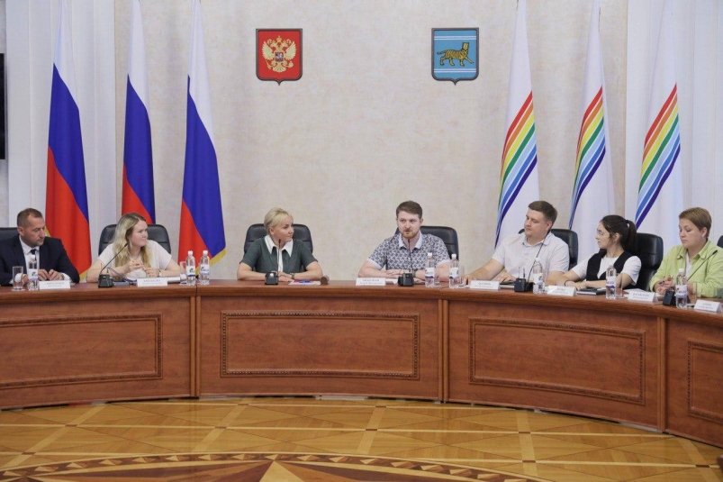 Первое заседание молодежного правительства состоялось в ЕАО правительство ЕАО