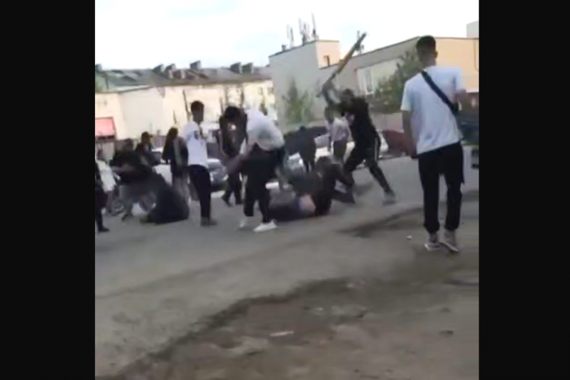 Жителя Бурятии забили до смерти в Якутии скриншот видео КРИМЯКУТИЯ