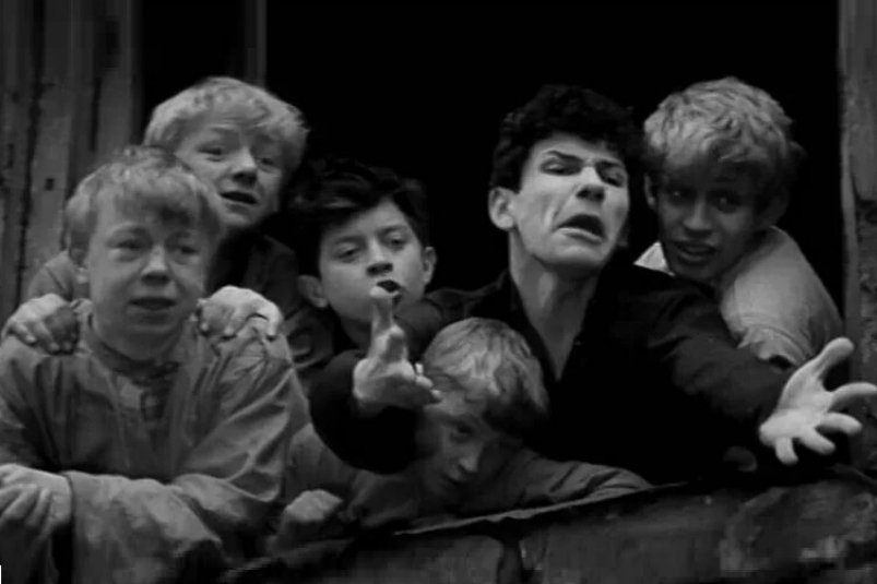 Кадр из фильма "Республика ШКИД", 1966 г. (6+) принт-скрин