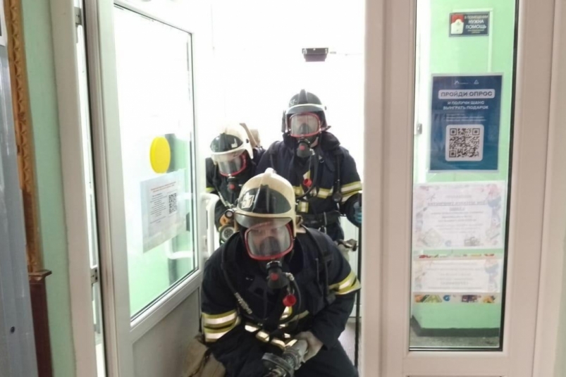 В детском учреждении Анивы загорелся кабинет директора пресс-служба агентства по делам ГО, ЧС и ПБ Сахалинской области