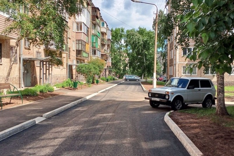 В Братске досрочно завершили благоустройство дворов по партпроекту Пресс-служба ИРО ВПП "Единая россия"