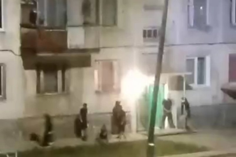 Хулиганы в Гусиноозёрске Весь Гусиноозёрск (скриншот с видео)