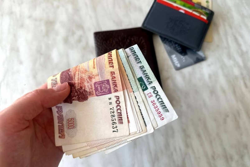 По 38 000 до конца лета: выделяют не всем, а только тем, кто в списках на август Валерия Овдеенко, ИА PrimaMedia.ru