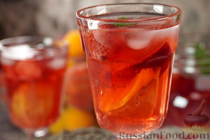Компот из персиков, слив, абрикосов, клубники и мяты russianfood.com
