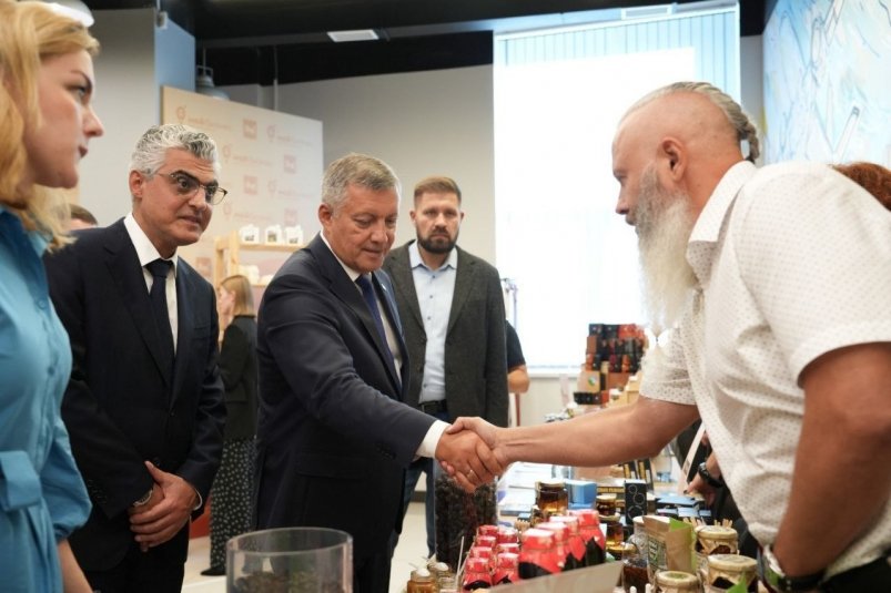 Губернатор Иркутской области посетил презентацию программы для бизнеса "Платформа роста" Правительство Иркутской области