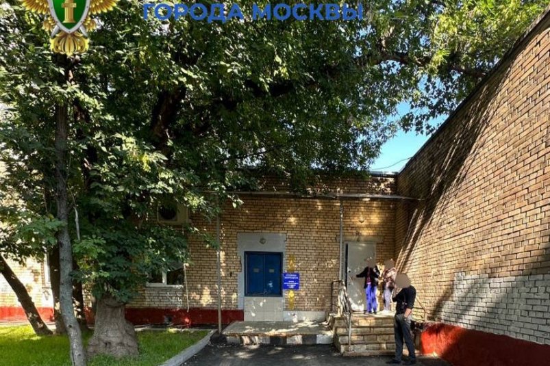 Двое в масках и с оружием ограбили почту России в Москве Пресс-служба прокуратуры Москвы