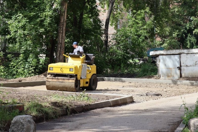 Благоустройство дворовых территорий проходит в округе №1 депутата думы Иркутска Дума города Иркутска
