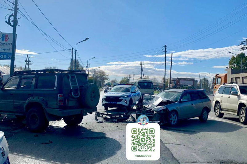 Джип вылетел на встречку и попал ДТП в Южно-Сахалинске УГИБДД УМВД России по Сахалинской области