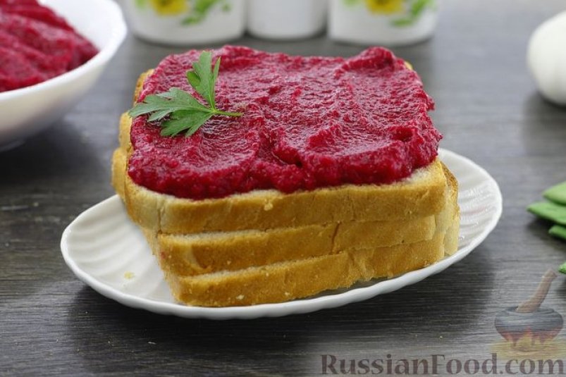 Свекольная намазка с яблоками и сливочным сыром russianfood.com