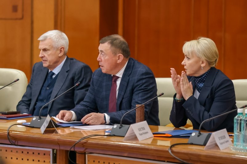 Юрий Трутнев поручил подготовить предложения по строительству новых электростанций в ДФО пресс-служба аппарата полномочного представителя Президента Российской Федерации в Дальневосточном федеральном округе