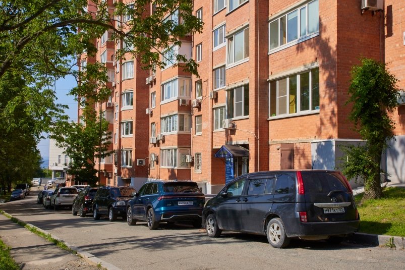 парковки во дворах, автомобили, машины, Дмитрий Осипчук, ИА PrimaMedia.ru