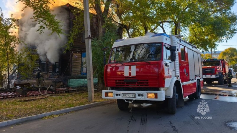 Дореволюционный дом в переулке Релочном "погиб" в пожаре ГУ МЧС России по Амурской области