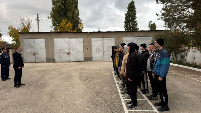 Отправка призвыников Соцсети главы администрации Нижнегорского района Антона Кравца