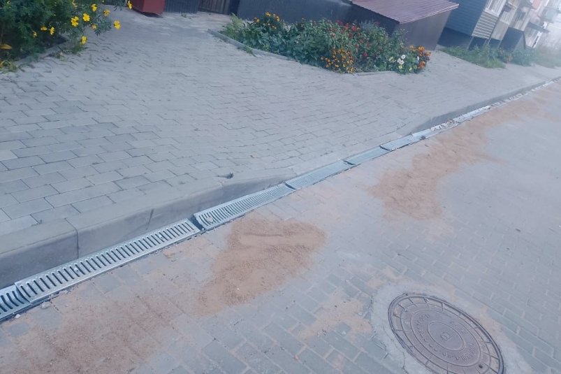 Предприниматель не захотел добровольно выполнить гарантийный ремонт дворовой территории УФССП России по Амурской области