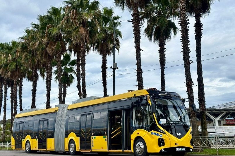 В Сочи начали тестировать электробус-гармошку из Беларуси t.me/transport_i_dorogi