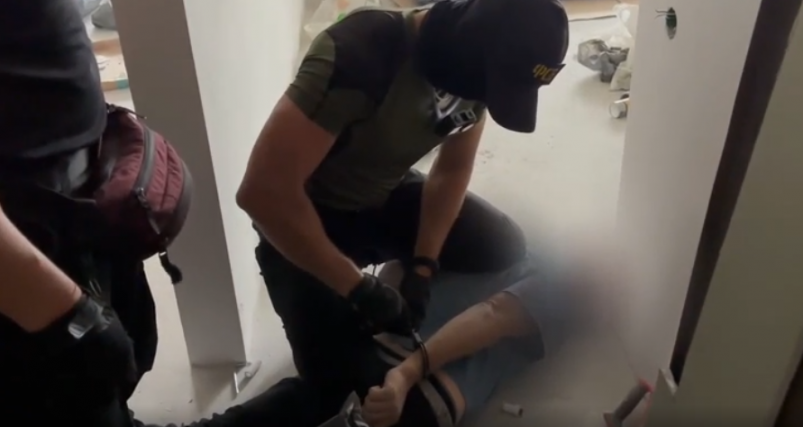 Задержание мужчины Кадр из видое