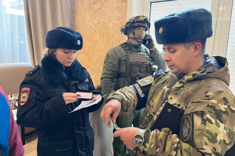 40 бывших мигрантов поставили на воинский учет в Иркутске после рейда по общепиту военного следственного отдела СК РФ
