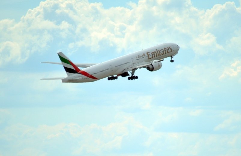 Самолет авиакомпании Emirates pxhere.com