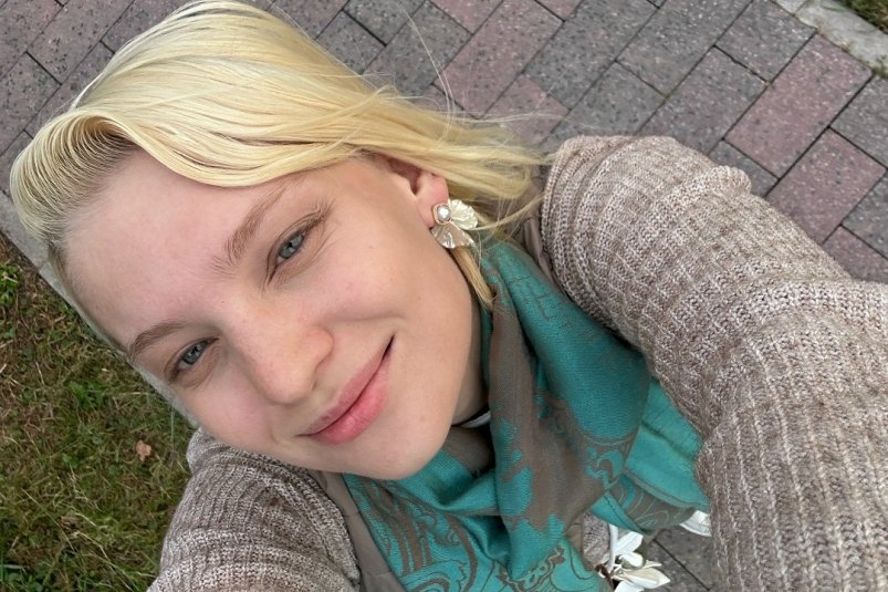 NIKA DUBIK - певица, композитор, резидент арт-кластера "Таврида" личная страница "ВКонтакте" NIKA DUBIK (18+)