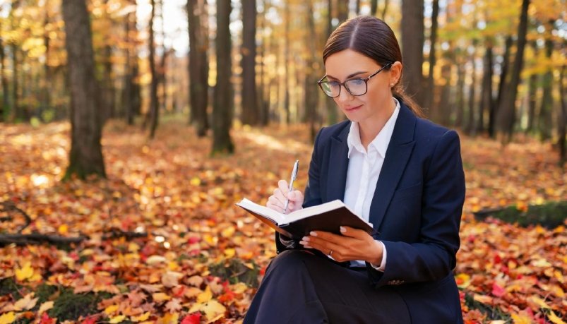 Только осенний интеллектуал верно напишет 4 хитрых слова ИИ "Кандинский" (18+)