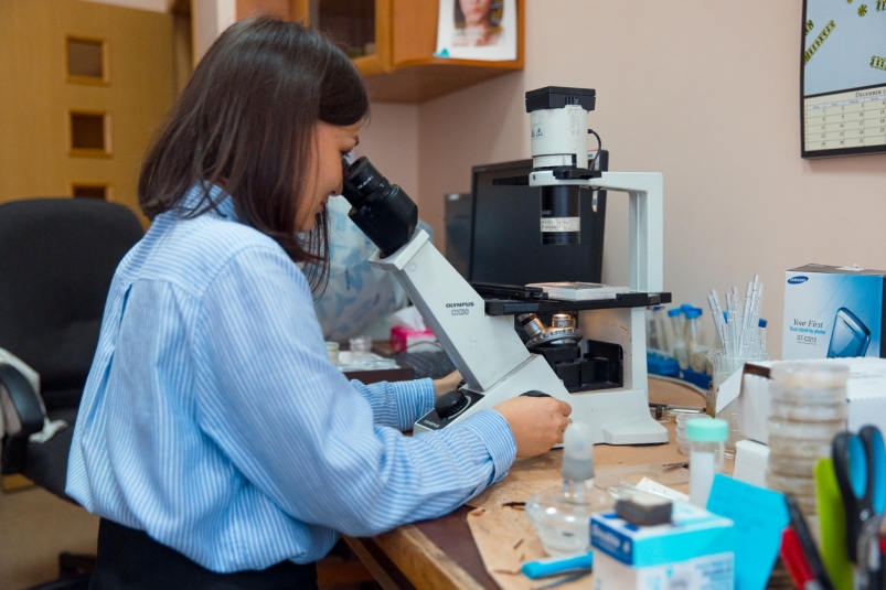 пробирка, пробирки, колба, анализ, анализы, лаборатория, исследование, микроскоп Илья Аверьянов, ИА PrimaMedia