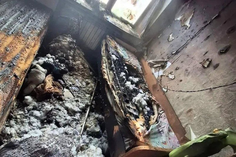 Кровать, шторы и постельное белье загорелись в одной из квартир МКД Поронайска пресс-служба Агентства ГО, ЧС и ПБ Сахалинской области