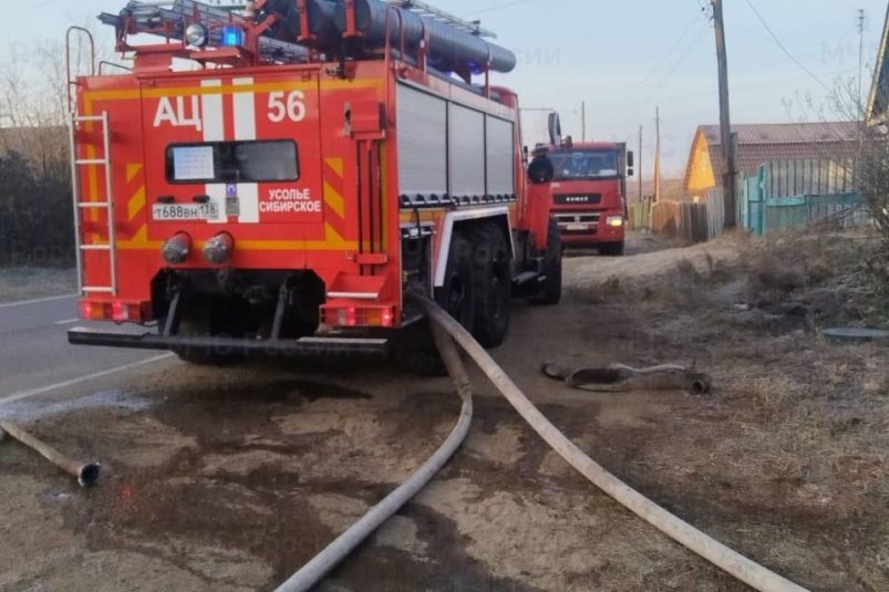 Шестеро жильцов спаслись из полыхающего дома в селе Мальта Усольского района Пресс-служба ГУ МЧС России по Иркутской области