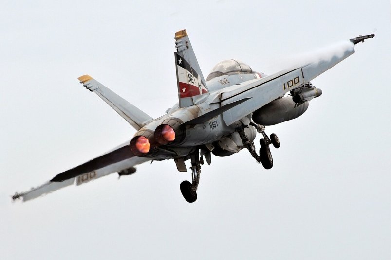 Истребитель F/A-18F Super Hornet pxhere.com