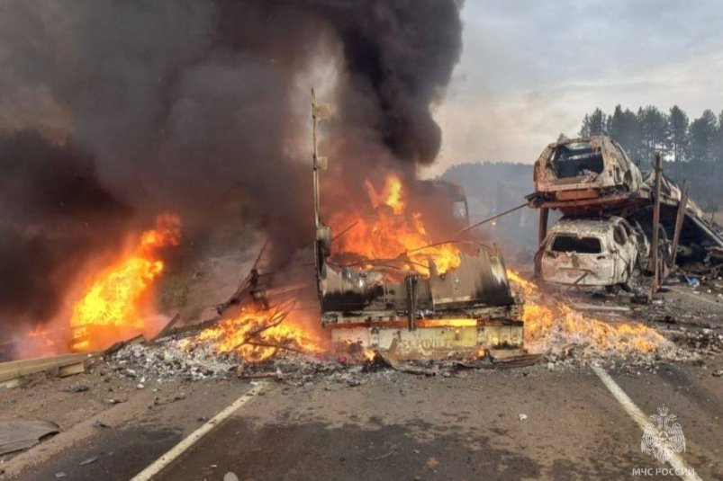 Движение восстановили в Нижнеудинском районе после массового ДТП с возгоранием фур Госавтоинспекция Иркутской области