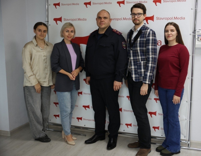 Старший участковый Виталий Аджавенко с редакцией ИА Stavropol.Media ИА Stavropol.Media