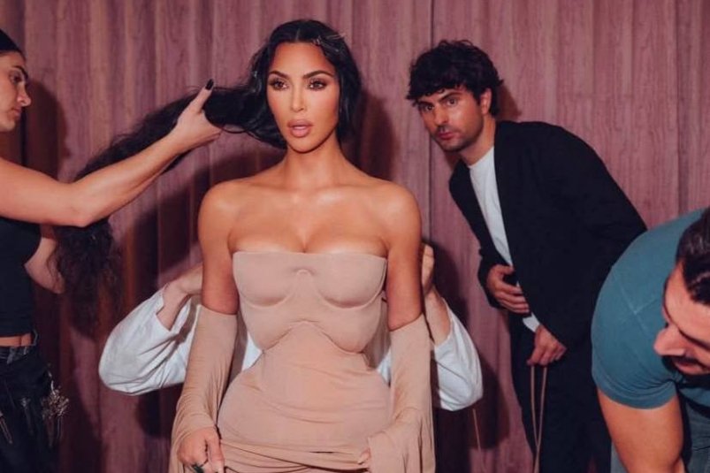 Ким Кардашьян Соцсети знаменитостей Ким Кардашьян Соцсети знаменитостей